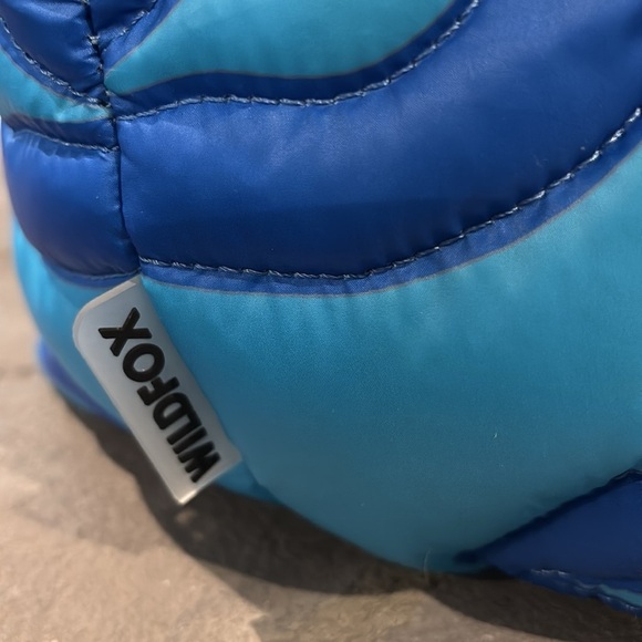 WILDFOX Lips Puffer Tote,zip top,2 handle,interior zip & 2 slash pocket,key hook - Picture 6 of 11